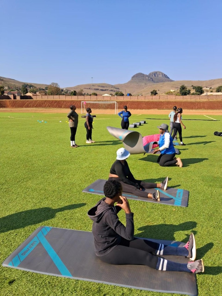 NETIXFIT clients taking part in an outdoor movement assessment
